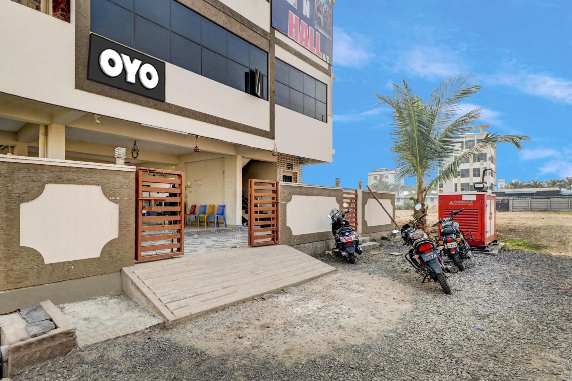 Hotel Oyo Vnr Convention Guntūr Exterior foto